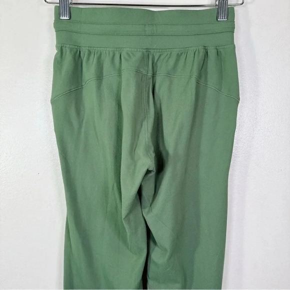 Lululemon Womens Size 2 Ready to Rulu High-Rise Jogger Crop Green Twill - Picture 10 of 13